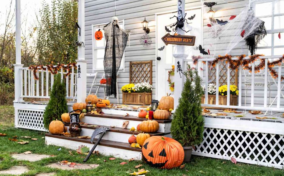 Outdoor Decorations with Embroidery Details