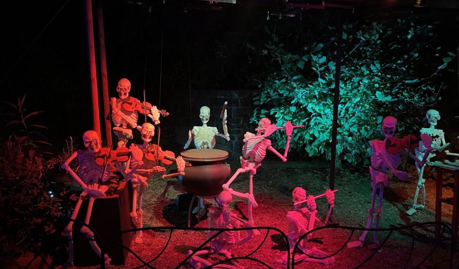 Boo It Up! Best Halloween Activities for a Spooky Good Time 1 Boo It Up! Best Halloween Activities for a Spooky Good Time