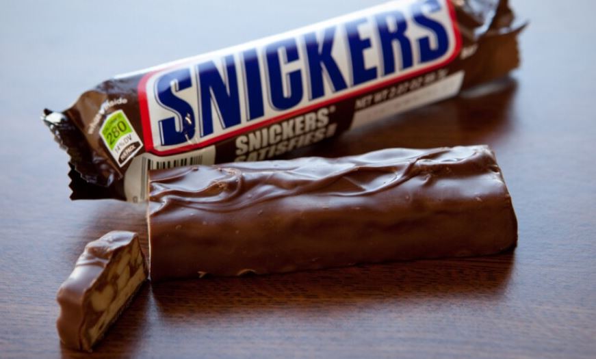 Snickers The Candy Bar That Satisfies Snickers The Candy Bar That Satisfies