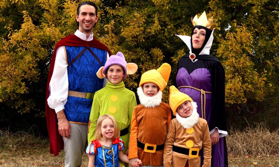 Spooktacular Halloween Costume Ideas for Cartoon Enthusiasts 1 Spooktacular Halloween Costume Ideas for Cartoon Enthusiasts
